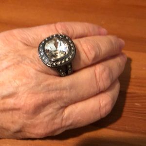 Black ring with Rhinestones!